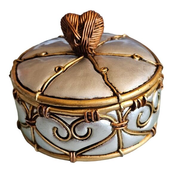 Small unique round trinket Box with copper Wire Look and Sliver Colored hearts - Picture 1 of 7